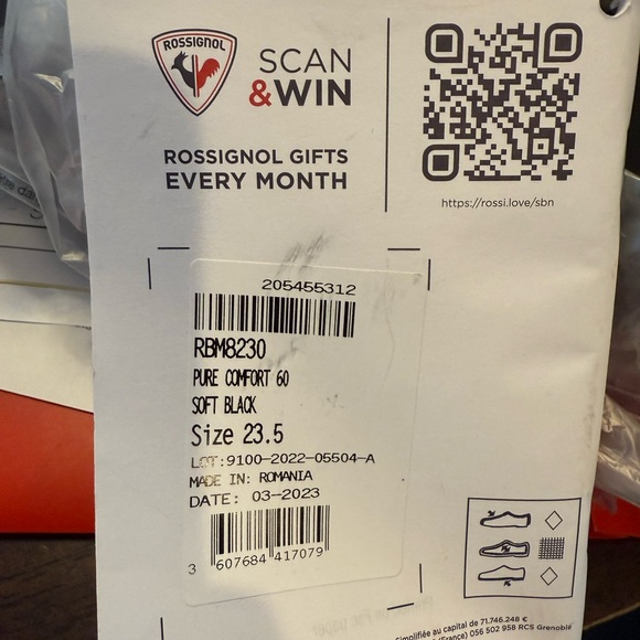 Rossignol Black and Silver Winter Boots with Adjustable Buckles - Picture 8 of 9